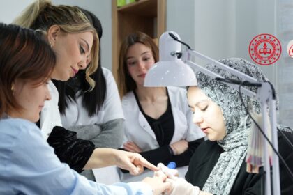 hatice-sonmez-akademi-alanya Alanya mesleki eğitim kursu, Alanya MEB onaylı sertifika, Alanya iş garantili kurslar, Alanya belgelendirme merkezi, Alanya meslek edindirme kursu, Alanya sertifikalı eğitim programı, Alanya uzaktan eğitim sertifika, Alanya hijyen belgesi kursu, Alanya ustalık ve kalfalık belgesi, Alanya SRC ve mesleki yeterlilik kursu.